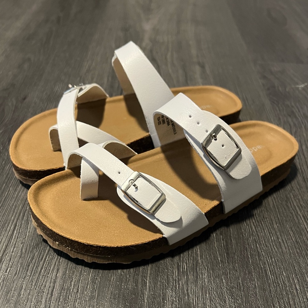 Girl’s Steven Madden Sandals